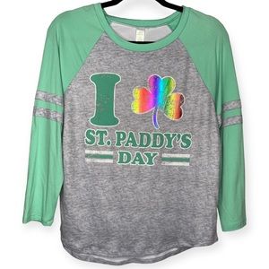 St Patrick’s Day M (7-9) “I ☘️ ST. PADDY’S DAY” Green Rainbow 🌈 Heathered Gray